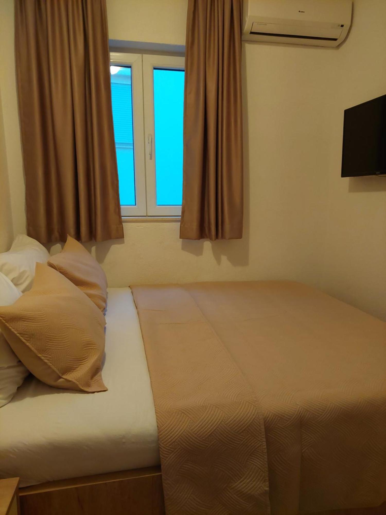 Royal Apartments Neum Buitenkant foto